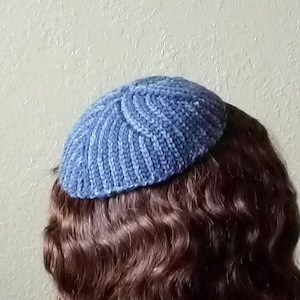 Mens 7 Inch Merino Wool Kippah, Navy Blue and Gray Stripe 18cm Crocheted Yarmulke, Small Koppel