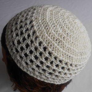 White Wool Kufi. Teen and Adult Sized Kufi. Natural White Wool Hat. Muslim Headcovering. Crocheted Kufi.