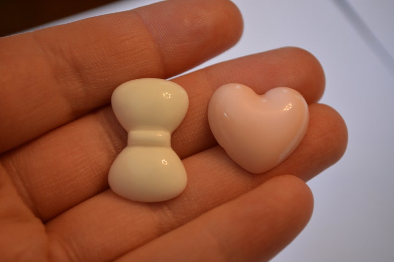 clay chocolate 0675 Heart and Bow Decoden Cabochons Silicone Rubber Flexible Food Safe Mold- fondant resin cupcake topper candy