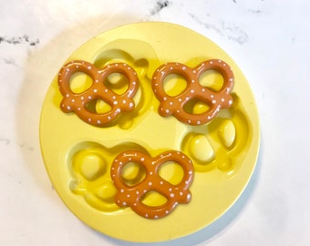 Swirl Pretzel Pop Chocolate Mold M242 Swirl Pretzel Pop Chocolate Mold M242