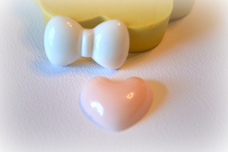 clay chocolate 0675 Heart and Bow Decoden Cabochons Silicone Rubber Flexible Food Safe Mold- fondant resin cupcake topper candy