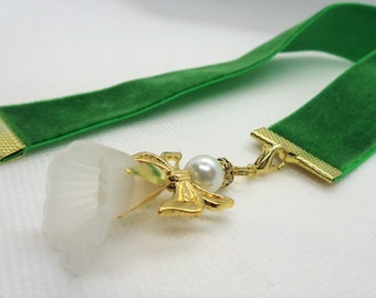 Green Velvet Ribbon Bookmark w/trumpet Beaded angel