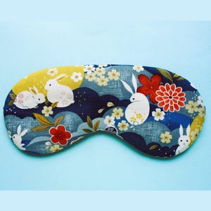 Augen Schlafmaske Kaninchen Mond Häschen Weiche Baumwolle Reise Lichtblockierung Selbstfürsorge Geschenk Verdunkelung Entspannung Mindful UK Made Ostern Schlaf Schlafzimmer