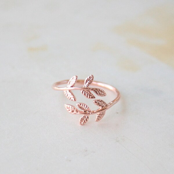 Anillo de oro rosa delicada hoja de Laurel, Laurel hojas anillo, anillo ajustable, delicado anillo, anillo Simple, cotidiana anillo, anillo pequeño, regalo de la joyería