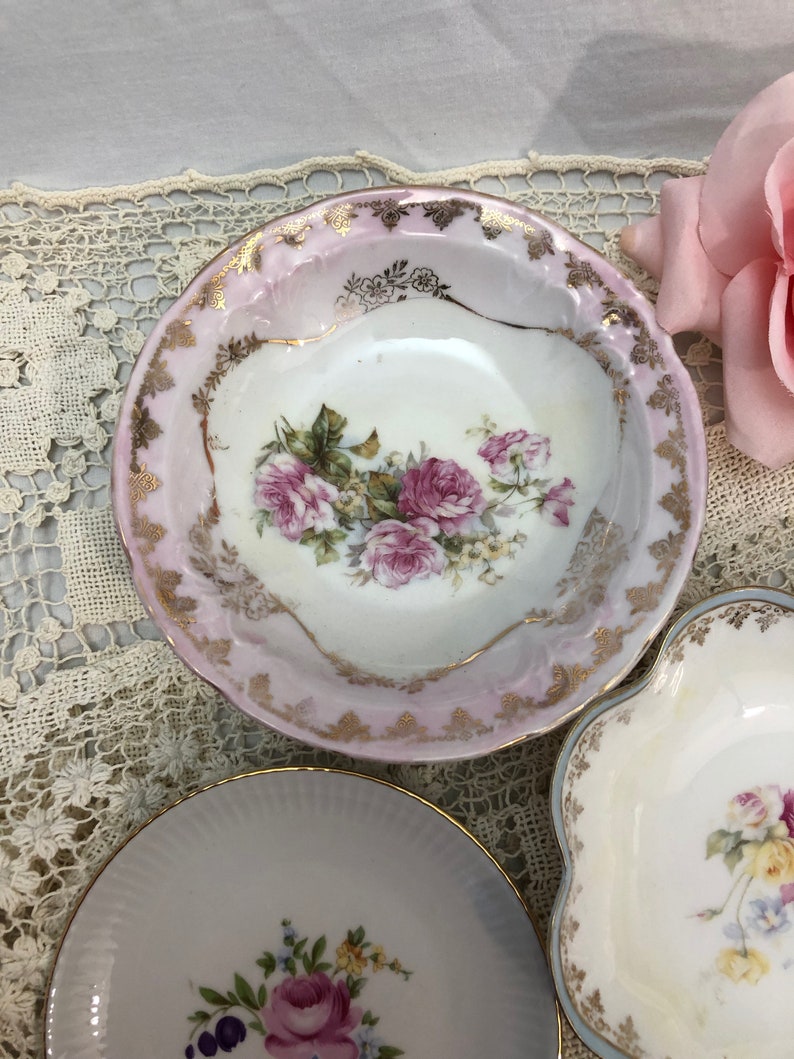 Set of 5 Pieces-Pinks and Blues Vintage Mismatched Floral China Berry BowlsSaucers