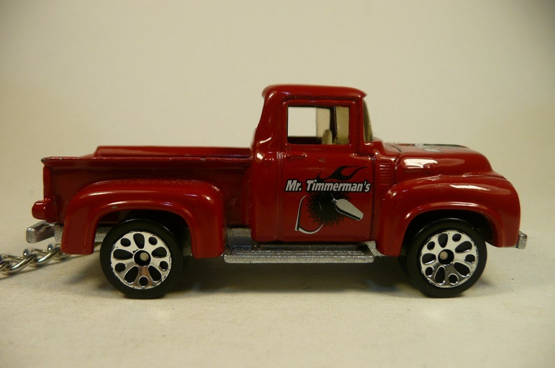 Keychain /'56 FORD PICK UP 1956 ford pick up truck key chain