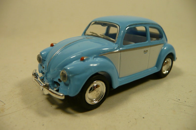 Keychain 60/'s VW BUG volkwagon beetle 2 tone bug key chain