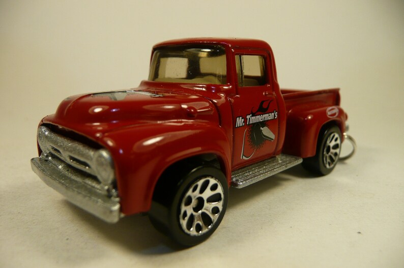 Keychain /'56 FORD PICK UP 1956 ford pick up truck key chain