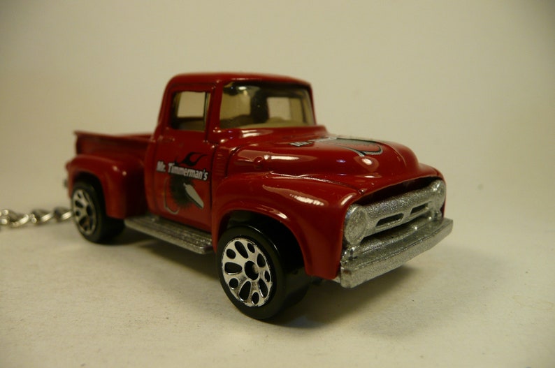 Keychain /'56 FORD PICK UP 1956 ford pick up truck key chain
