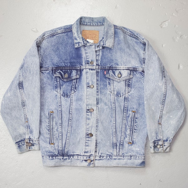 vintage LEVIS denim trucker jacket - 80s / 90s - made in usa - bleached - light wash jean jacket - mens size medium