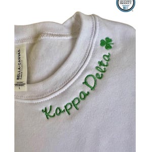 Sudadera con cuello redondo de hermandad con licencia Kappa Delta