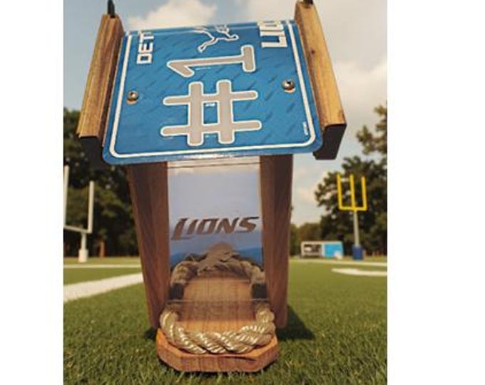 Detroit Lions #1 Fan Two-Sided Cedar Bird Feeder