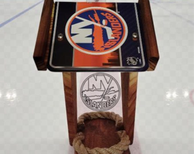 NY Islanders Two-Sided Cedar Bird Feeder