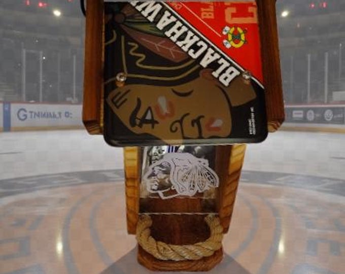 Chicago Blackhawks Two-Sided Cedar Bird Feeder (SI Series)
