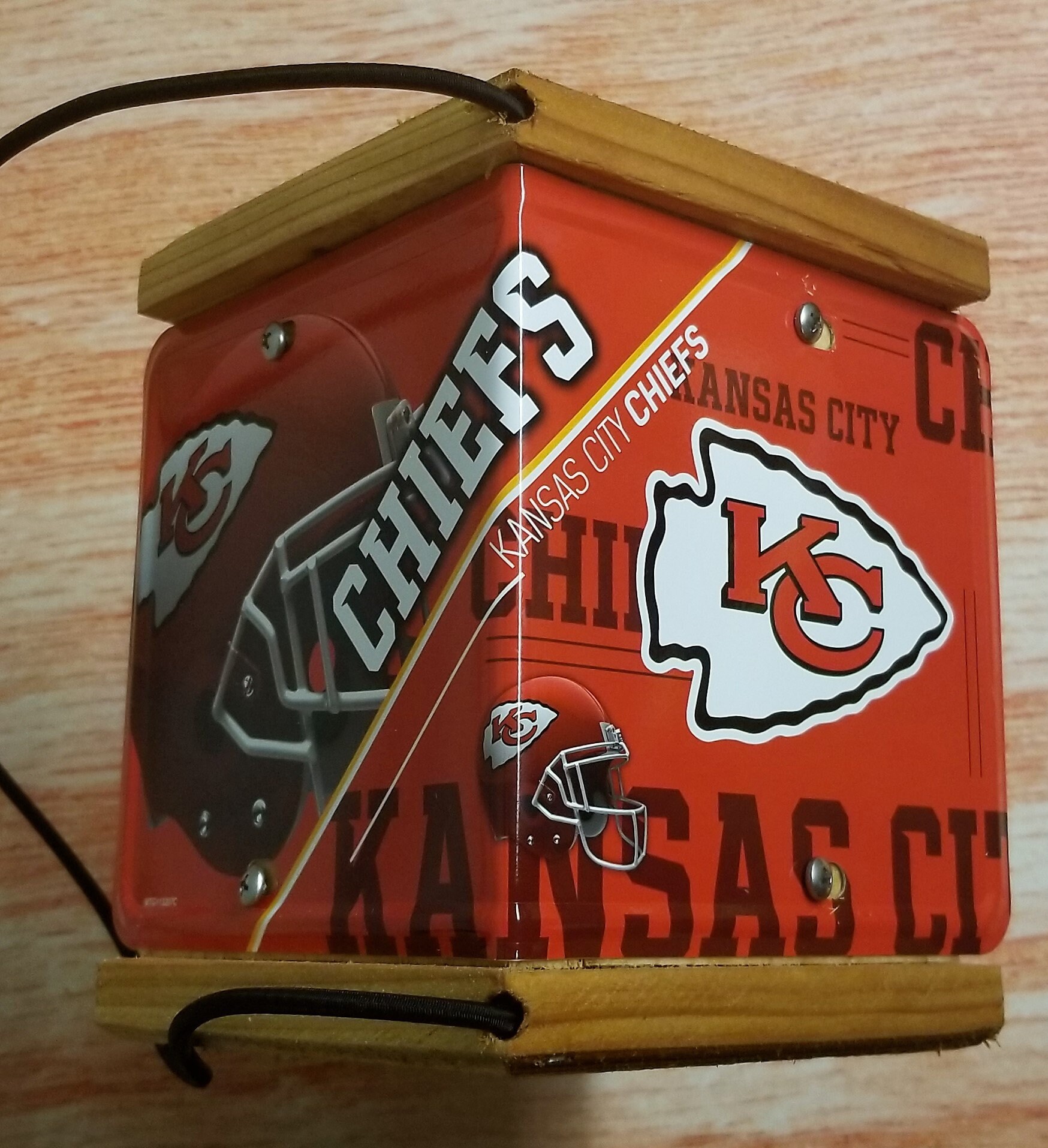 Kansas City Chiefs TwoSided Cedar Bird Feeder (SI series)
