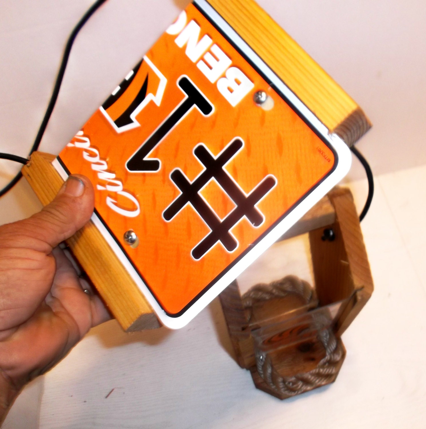 Cincinnati Bengals 1 Fan TwoSided Cedar Bird Feeder