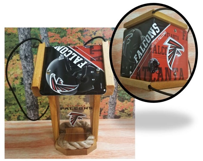 Atlanta Falcons Two-Sided Cedar Bird Feeder (SI series)