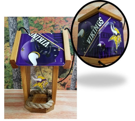 Minnesota Vikings Two-Sided Cedar Bird Feeder (SI series)