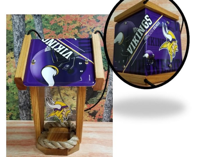 Minnesota Vikings Two-Sided Cedar Bird Feeder (SI series)