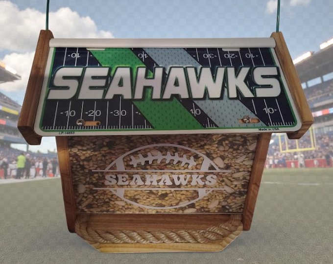 Seattle Seahawks Deluxe two-sided cedar bird feeder (SB Series)