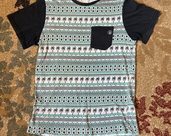 Volcom small pattern tee with pocket