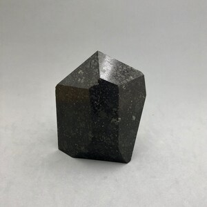 Coppernite Indian Nuummite Crystal Freeform Point (3 7/16&quot; Tall) For Connecting to the Earth,Shadow Work, Strength, Metaphysical Crystals