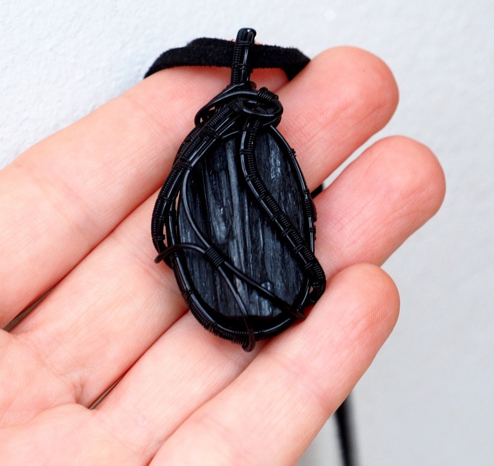 black jewelry wire