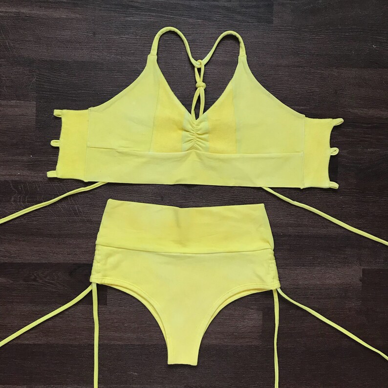 Set-Blossom Bralette /& Cheeky Bottoms