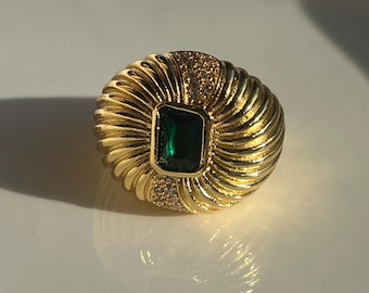 24K Gold Plated Statement Ring • Bold Ribbed Dome Design • Emerald Green Zircon Centerpiece • Adjustable Size 6 • Vintage-Inspired Jewelry