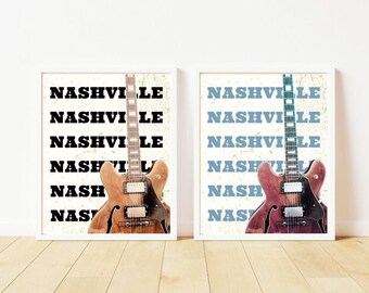 Puede incluir: Dos impresiones enmarcadas con una guitarra eléctrica de estilo vintage y la palabra "Nashville" repetida varias veces en texto negro y azul.