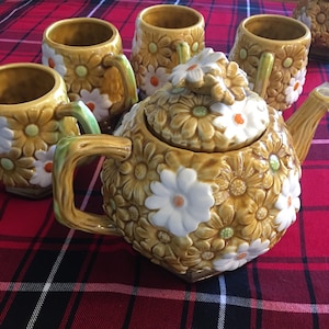 60’s 70’s Vintage  Fred Roberts Co Daisy Pattern Tea Set Made In Japan v