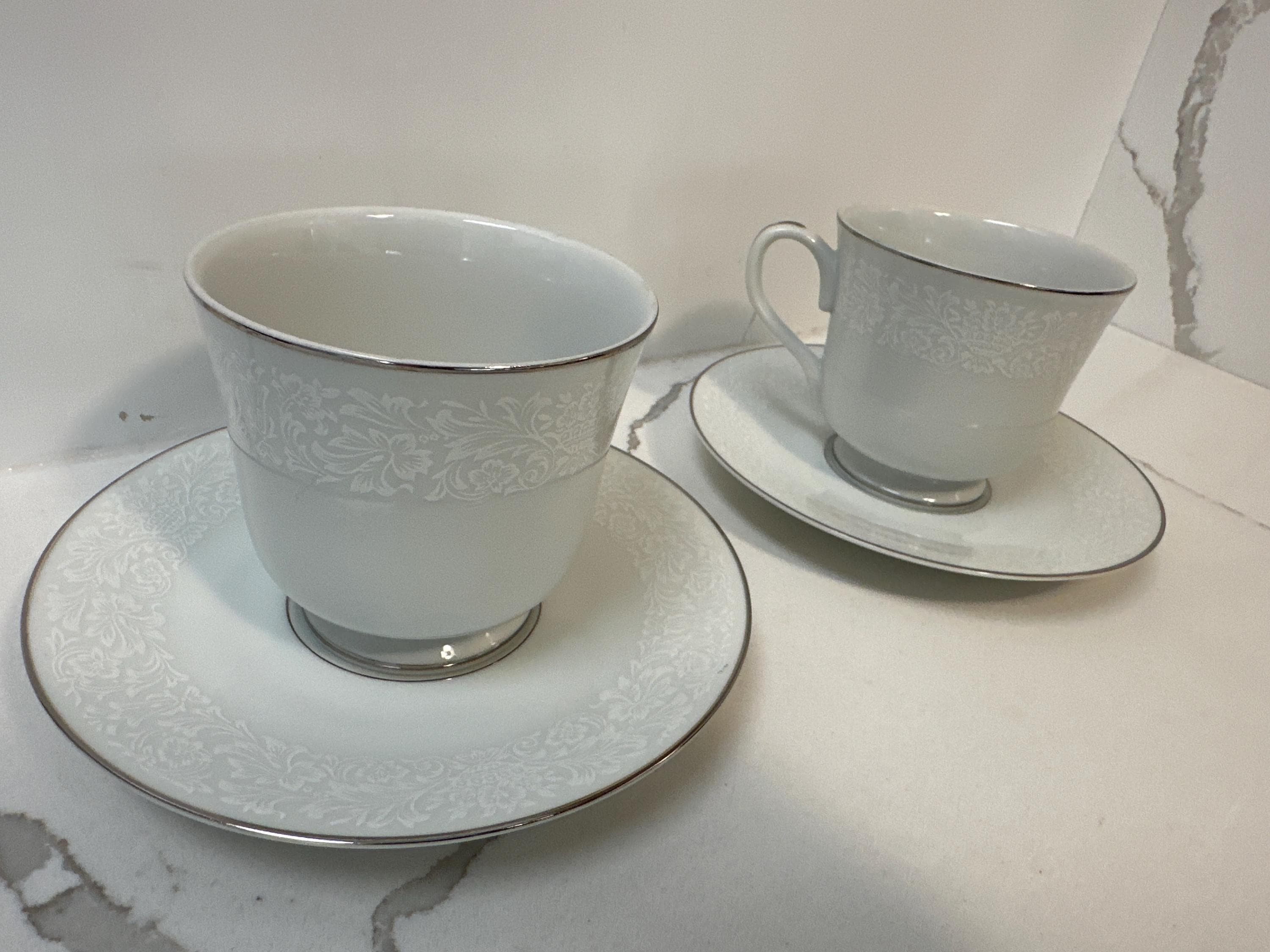 サウサンプトン　384 お皿 Southampton 384 Four Crown China Cup & Saucer, White W/ Silver
