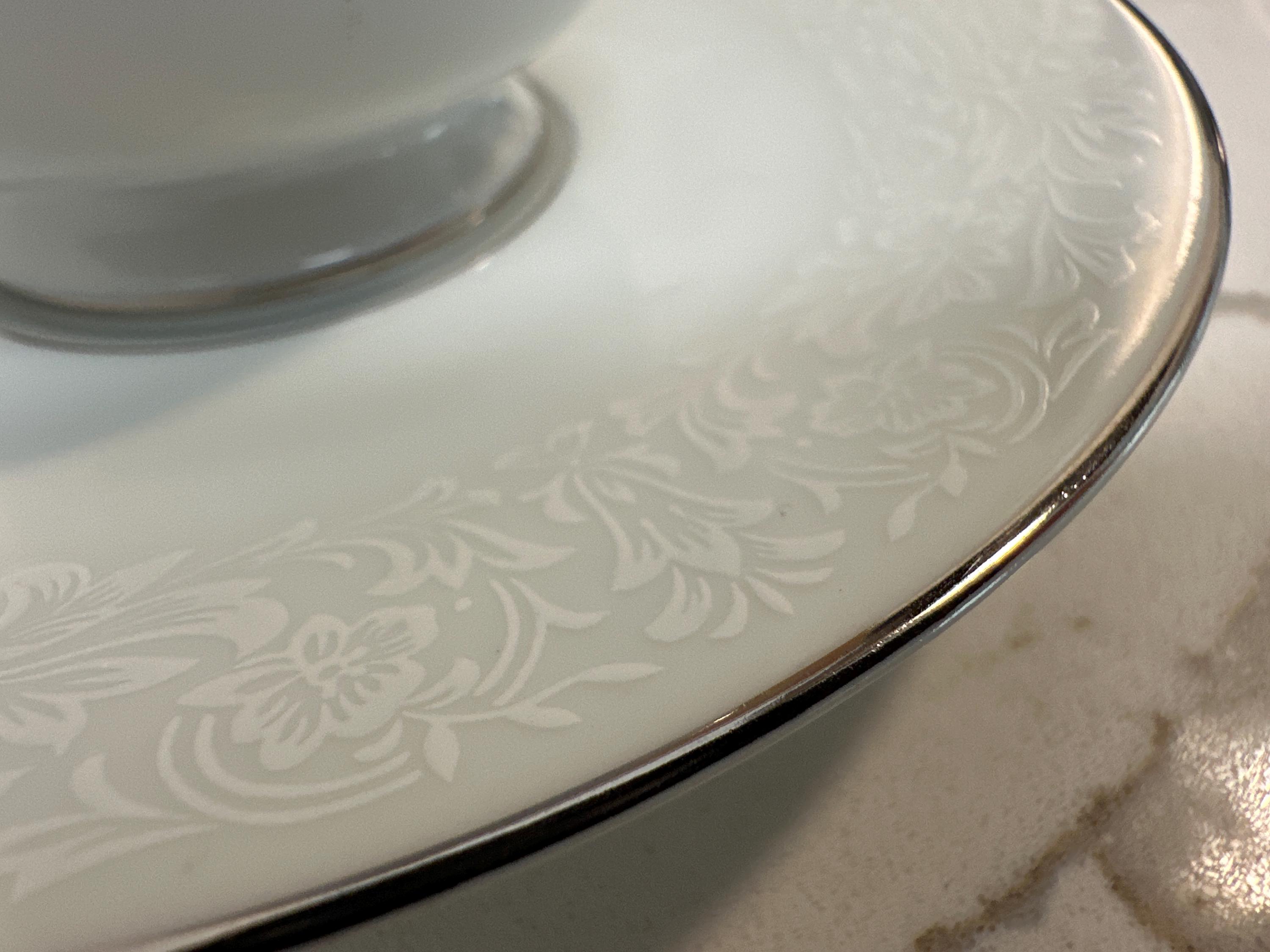 サウサンプトン　384 お皿 Southampton 384 Four Crown China Cup & Saucer, White W/ Silver