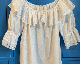 Vintage 1980’s  White Eyelet Peasant Puffy Sleeves XL Shirt, Blouse Made in USA