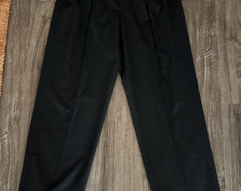2005 Dockers Men's Dark Gray Pleated, Cuffed, Relaxed Fit Dress Pants 32/32 NW