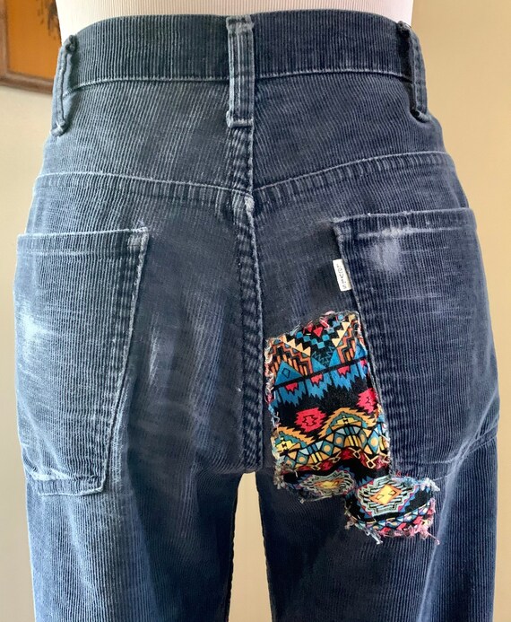 1970s Blue Levi’s 646 Corduroy Bell Bottoms // Siz