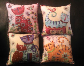 Cool Cats Mini Pillows 5 x 5 inches Set of 4 Coordinating Flower Backs Colorful Bright Aqua Pink