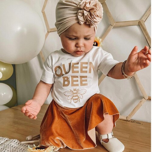 KIDS SHORT SLEEVE T-SHIRT 4-10 QUEENS BEE HIVE main image 1