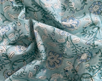 Tela de algodón con estampado floral en bloques: Estampado Sanganeri, azul claro