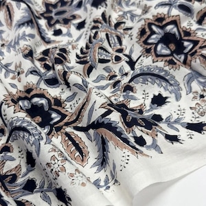Tela de algodón estampada a mano con bloques, textil floral indio, cortada a medida. Negro, gris, marrón claro.