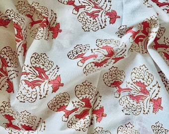 Handbedrukte katoenen stof met bloemen: roze en mosterdkleurige blokprint, 44" breed