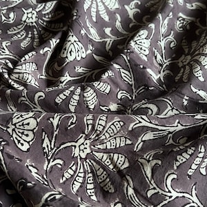 Grijze bloemenprint hand blokprint stof moderne meubelstof blok print kussen servet stof tafelkleed stof