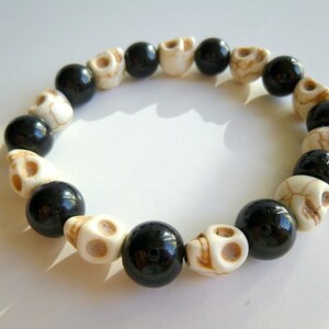 Skull and Bead Bracelet, Skull and Bead Bracelet Available in Many Colors, Halloween Skull Bracelet, Day of the Dead Skull Bracelet