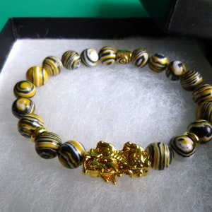 Pi Xiu Bracelet: Imitation Malachite Beaded Stretch Bracelet, B254