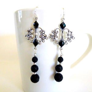 Pendientes difusores de aceites esenciales: Cuentas de lava negra y conectores de plata, E71