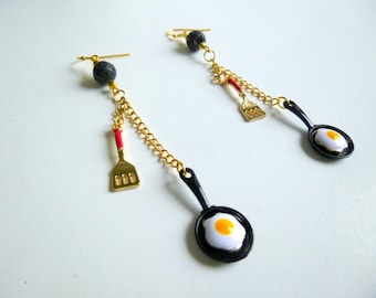 Fried Eggs in a Skillet with Spatula Dangle Earrings, Skillet and Spatula Dangle Earrings, Breakfast Lover Dangle Earrings, Gift, E101