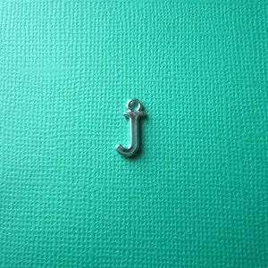 VENTA DE LIQUIDACIÓN: 20 abalorios 'J' iniciales del alfabeto, abalorios alfabéticos, abalorios alfabéticos, abalorios iniciales, abalorios iniciales, personaliza tus joyas