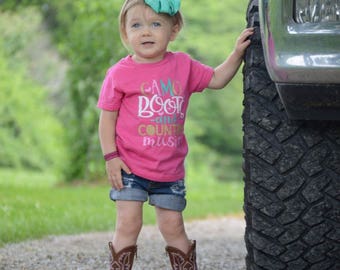 Camisa country girl, camuflagem, botas e música country, garota de cidade pequena, camisa cow girl, roupas infantis para meninas, camisa engraçada para crianças, camiseta camuflada para meninas