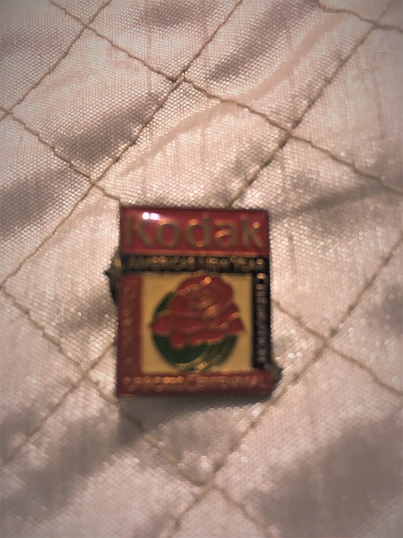 Vintage Kodak lapel pin Americas New Year celebration Tournament of Roses Centennial Free Shipping