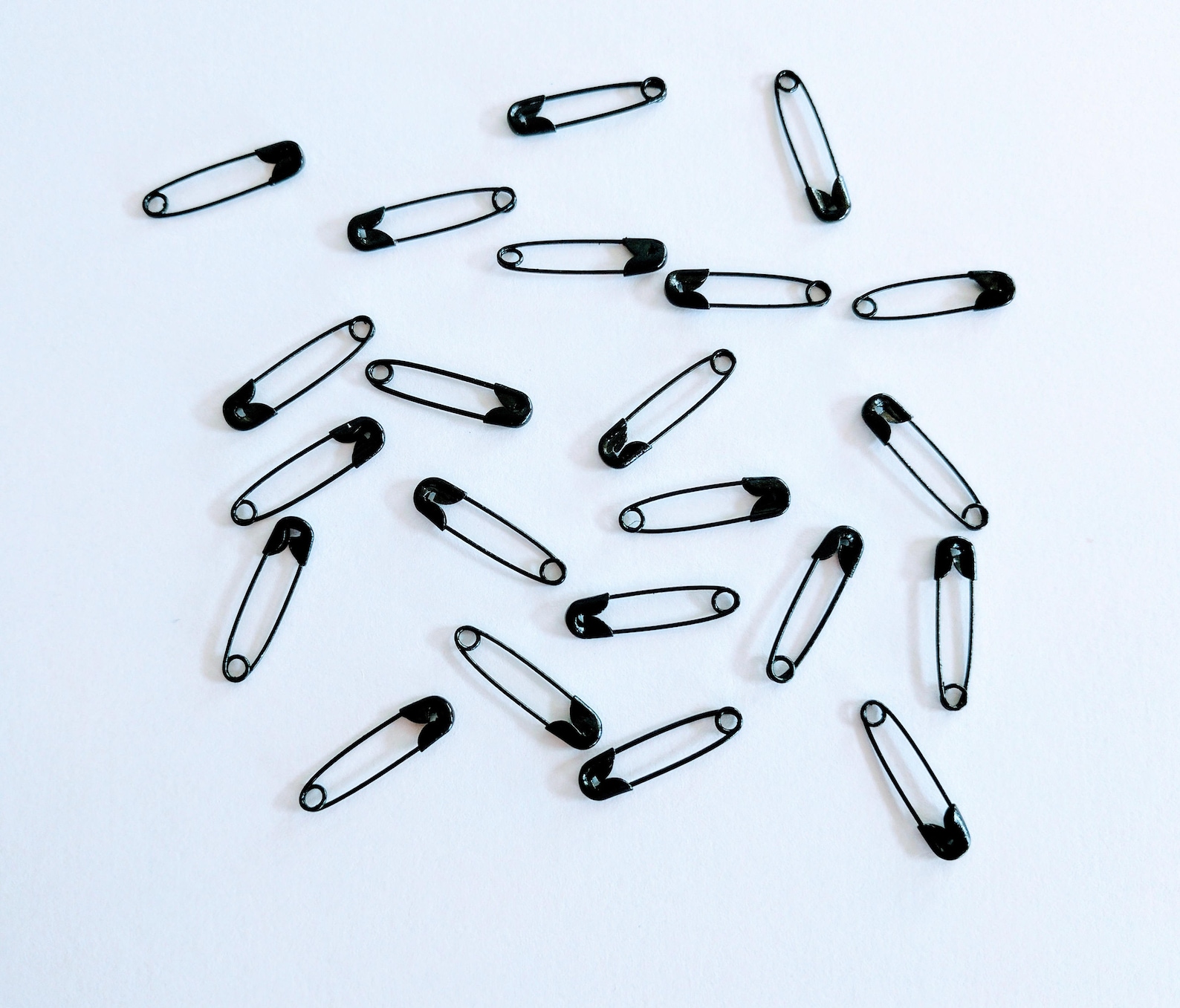 100 Very Small Black Safety Pins 3/4 Inch Long Safety Pins. Etsy